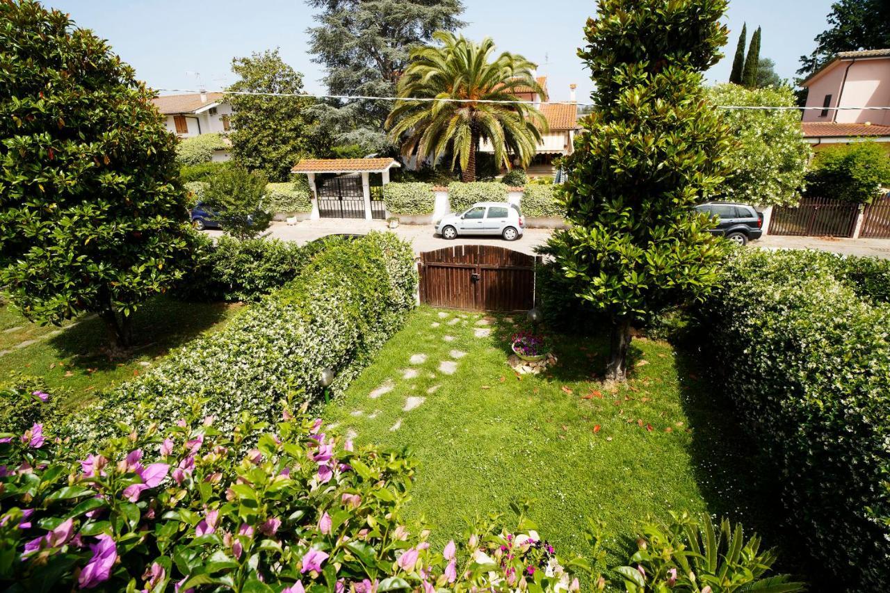 Villa Piri Sabaudia Bagian luar foto